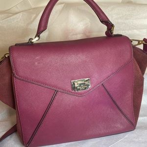 • SOLD • AUTHENTIC Kate Spade Purse ♠️